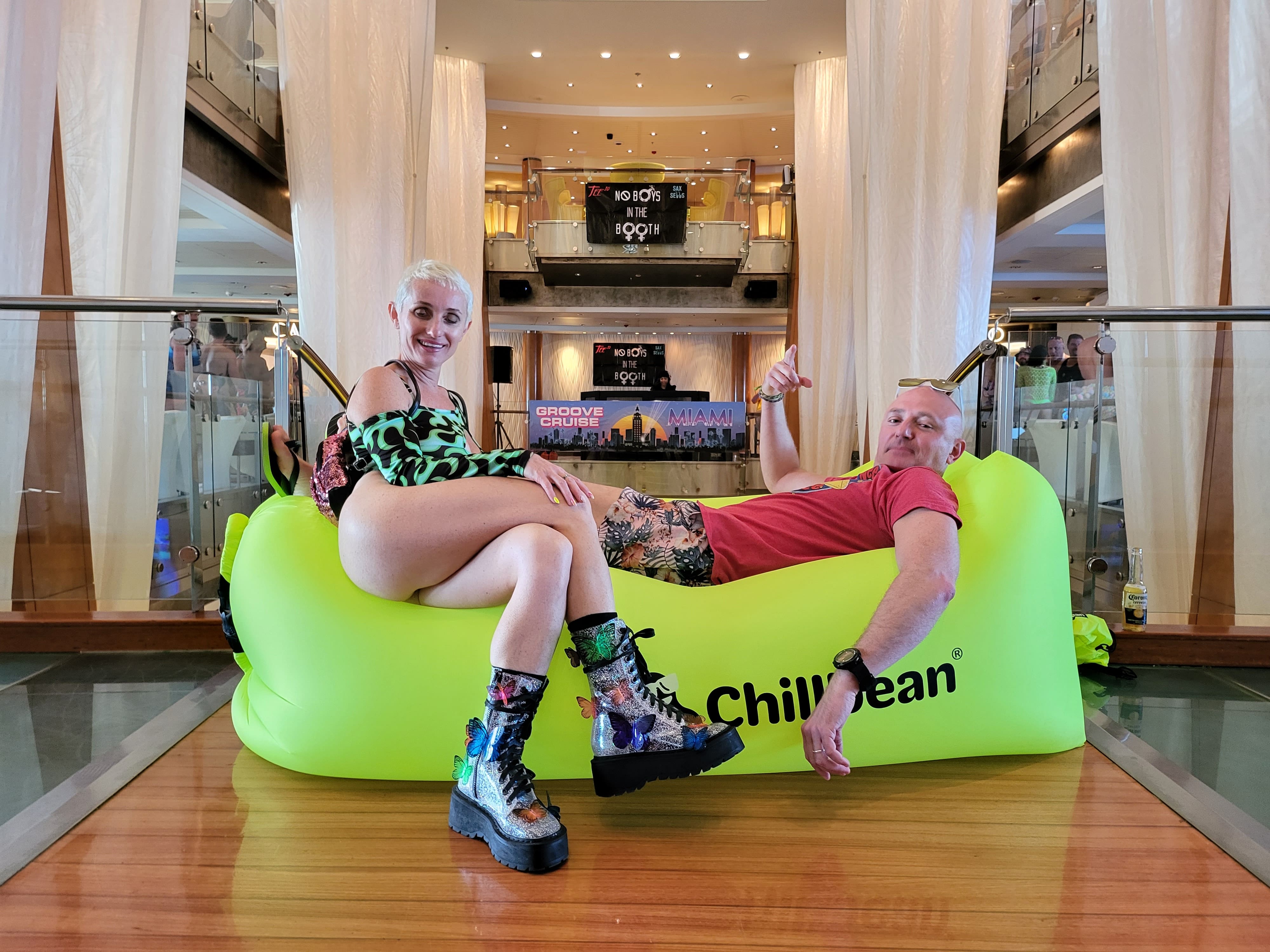 CHILLBEAN - The Ultra Premium Glowing Single Layer Inflatable Lounger –  Chillbean